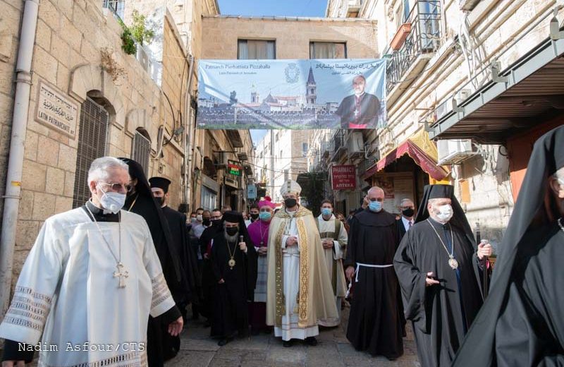 Processione per Gerusalemme del nuovo Patriarca